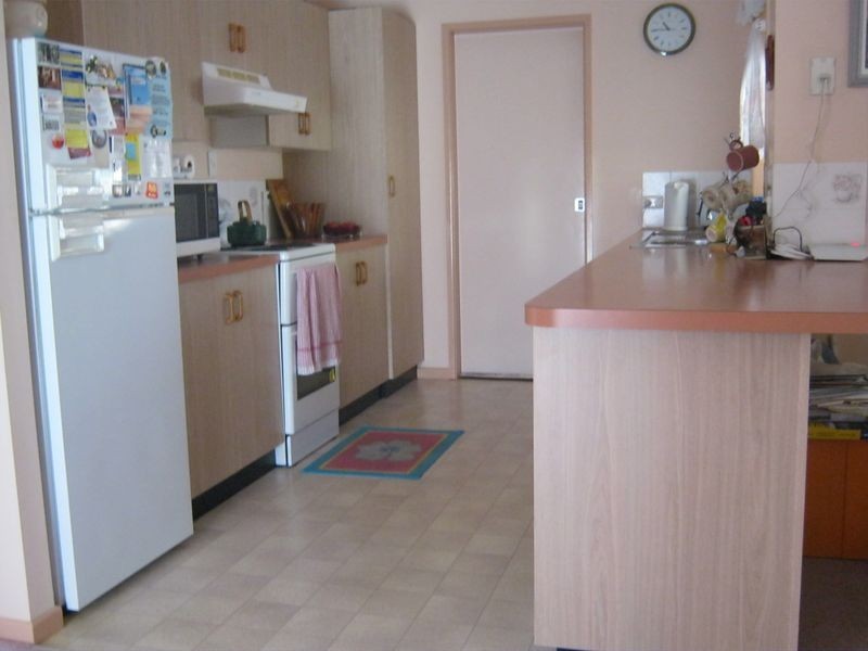 12 Burns Cres, Wondai QLD 4606