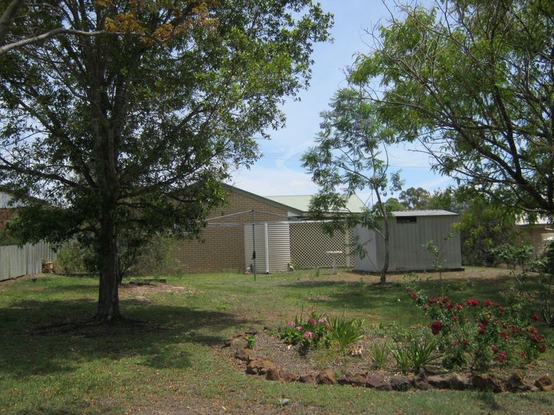 12 Burns Cres, Wondai QLD 4606
