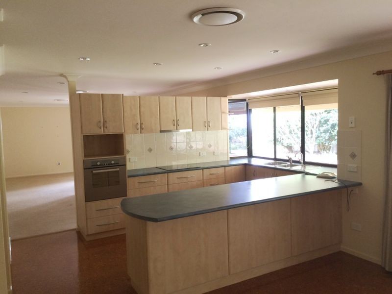 16 Hillview Pde, Kingaroy QLD 4610