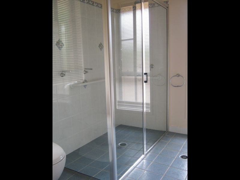 16 Hillview Pde, Kingaroy QLD 4610