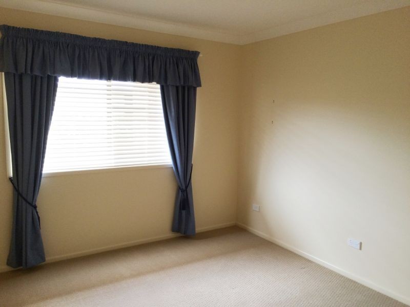 16 Hillview Pde, Kingaroy QLD 4610