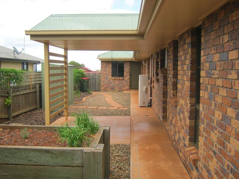 16 Hillview Pde, Kingaroy QLD 4610