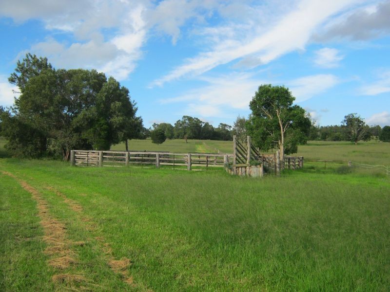 263 Hoggs Rd, Wooroolin QLD 4608