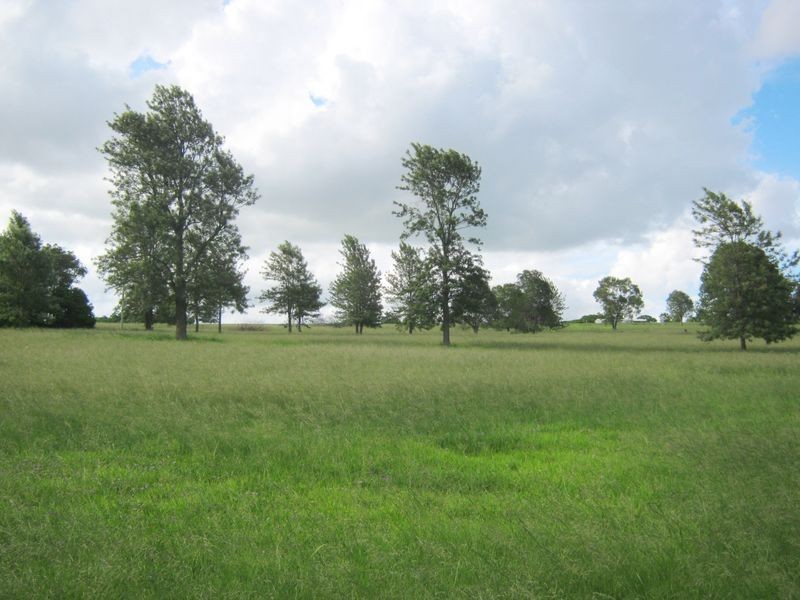 263 Hoggs Rd, Wooroolin QLD 4608