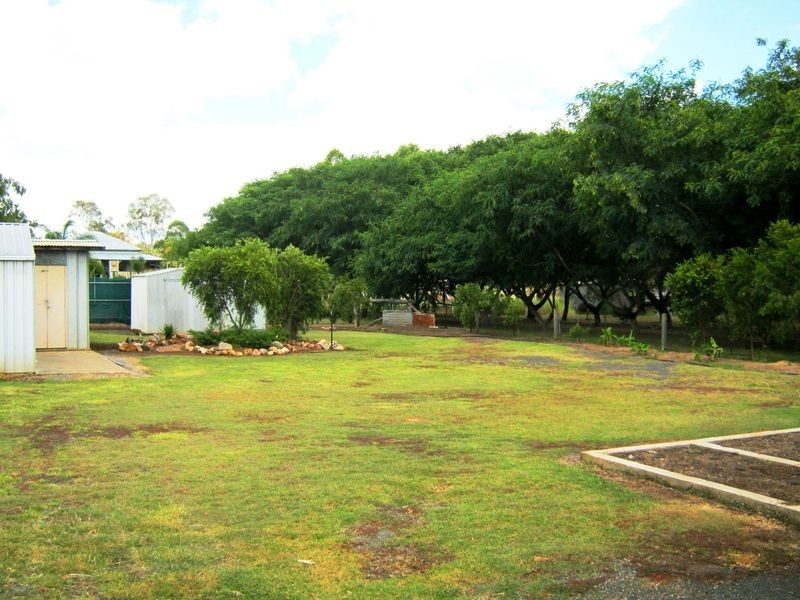 19 Mcilhattan, Wondai QLD 4606