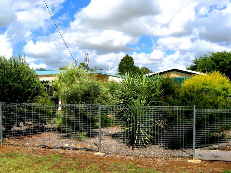 19 Mcilhattan, Wondai QLD 4606