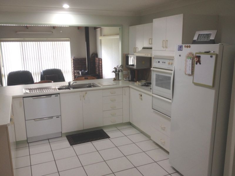 8 Tarong Drive, Kingaroy QLD 4610