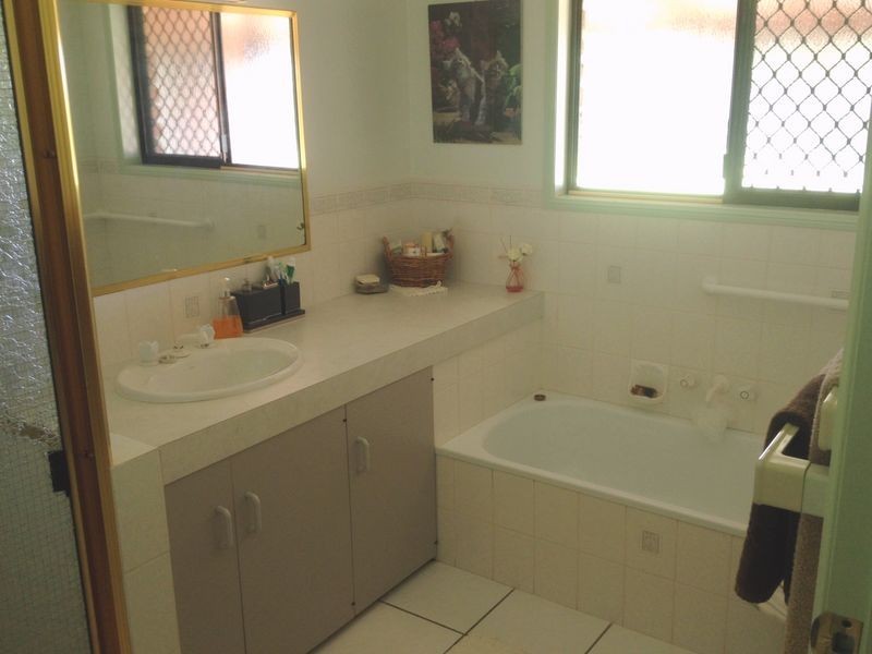 8 Tarong Drive, Kingaroy QLD 4610