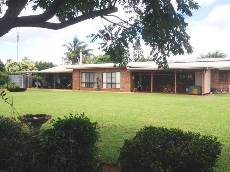8 Tarong Drive, Kingaroy QLD 4610
