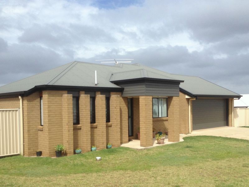 8 Daisy Court, Kingaroy QLD 4610