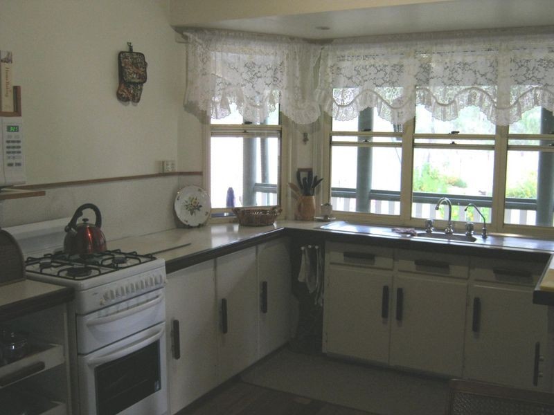 27 Farr Ct, Wattle Camp QLD 4615