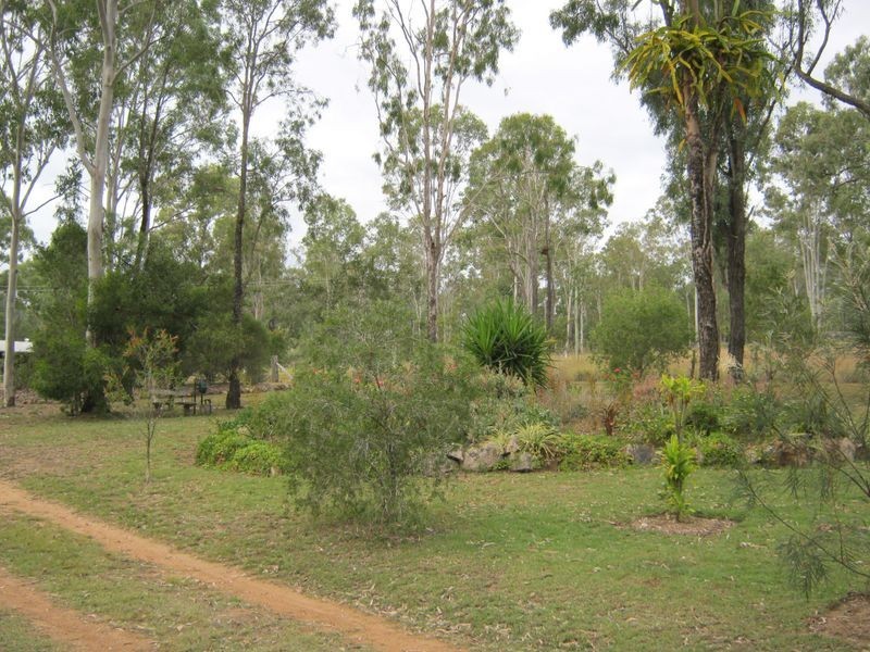 27 Farr Ct, Wattle Camp QLD 4615