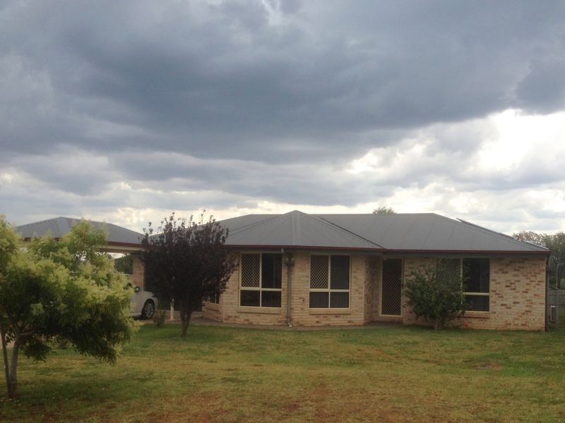 82 Windsor Circle, Kingaroy QLD 4610