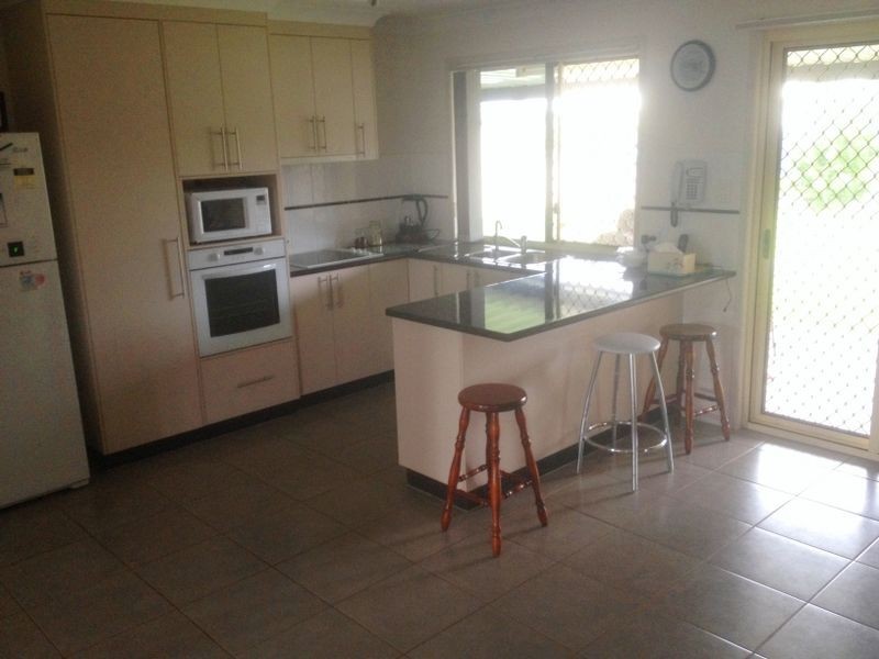 82 Windsor Circle, Kingaroy QLD 4610