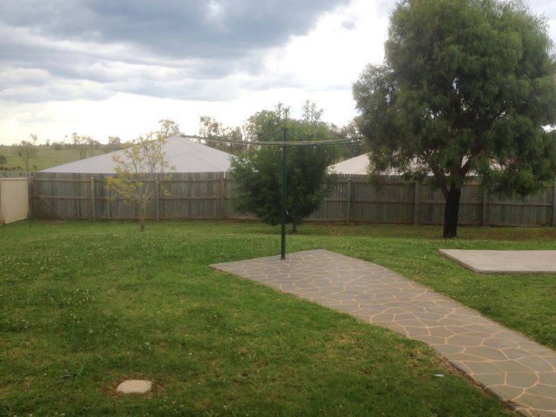 82 Windsor Circle, Kingaroy QLD 4610