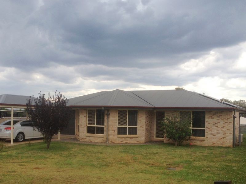 82 Windsor Circle, Kingaroy QLD 4610