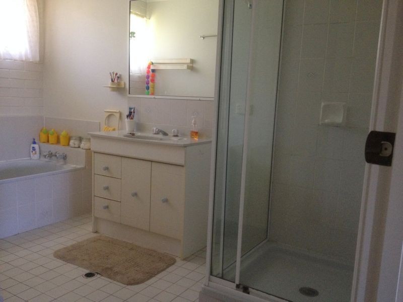 7 Neville Place, Kingaroy QLD 4610