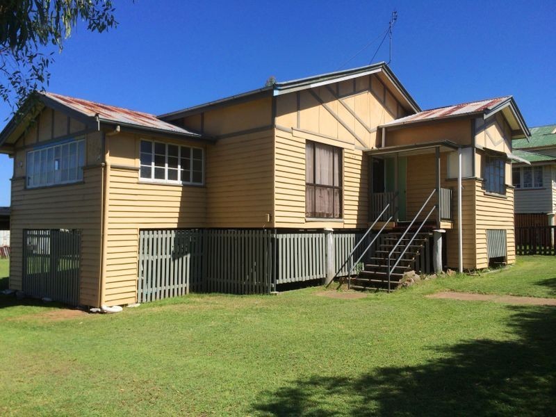 54 Gipps Street, Nanango QLD 4615