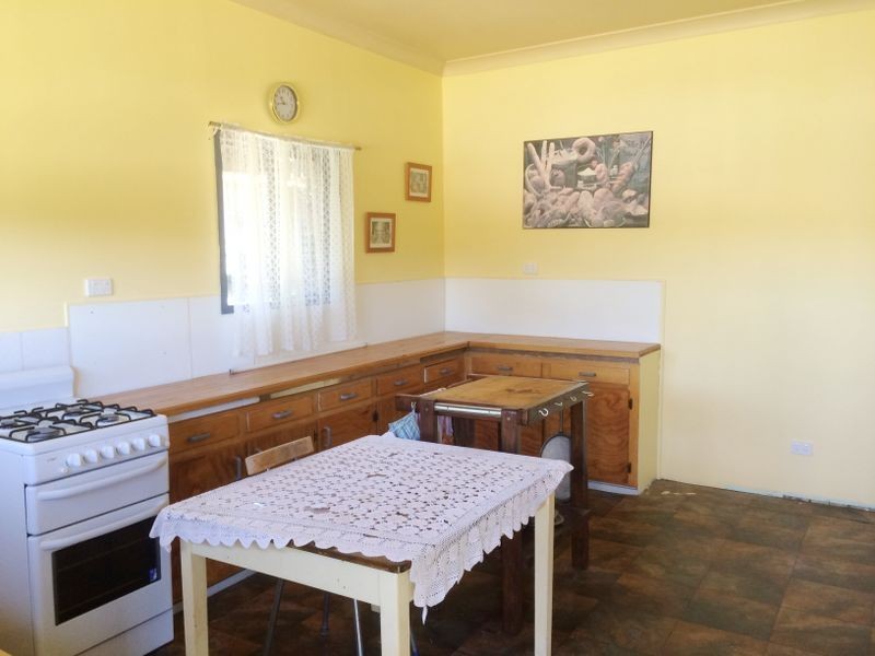 54 Gipps Street, Nanango QLD 4615