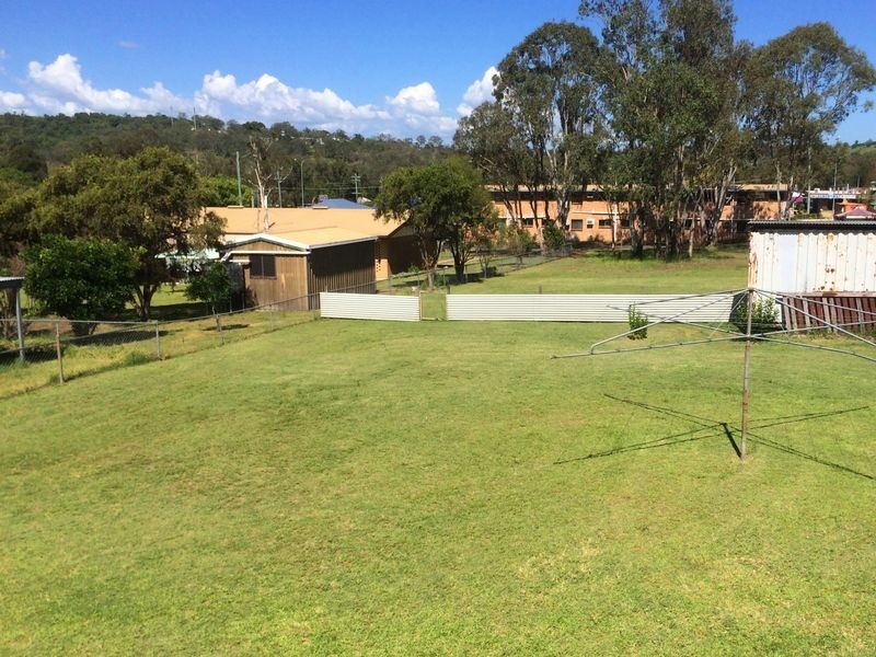 54 Gipps Street, Nanango QLD 4615