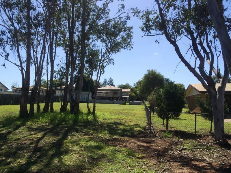 54 Gipps Street, Nanango QLD 4615