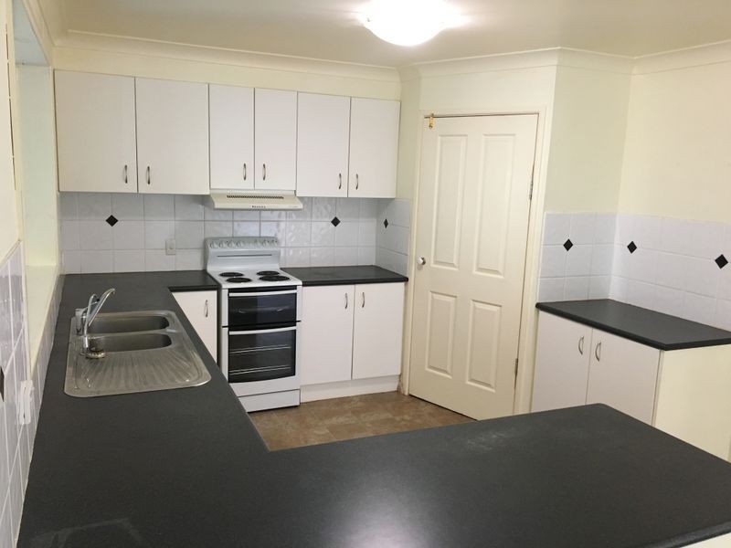 8 Neville Place, Kingaroy QLD 4610