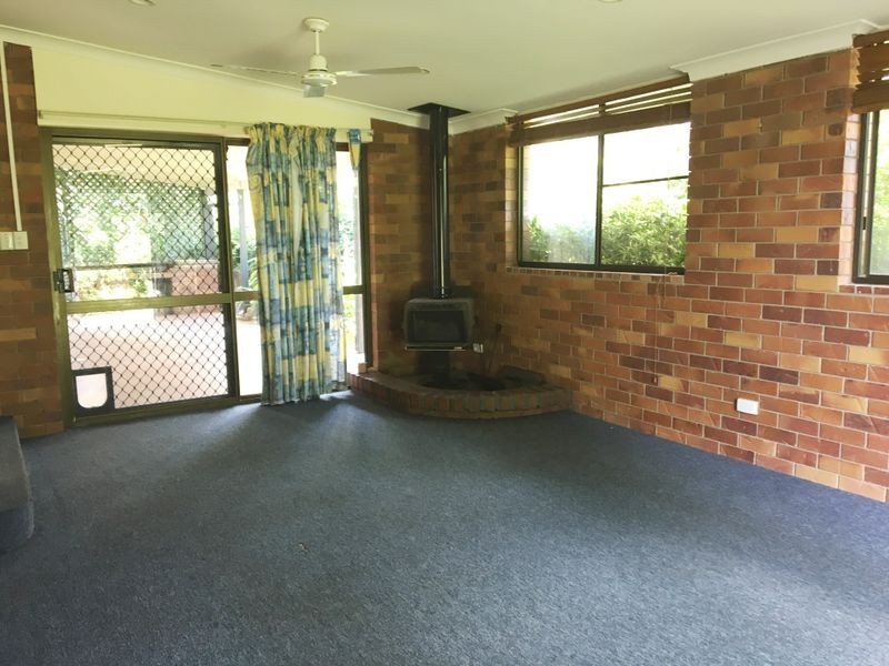 8 Neville Place, Kingaroy QLD 4610