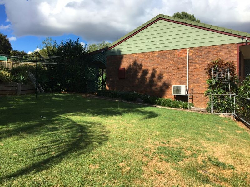 8 Neville Place, Kingaroy QLD 4610