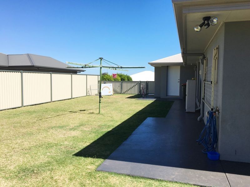 33 Darryl Crescent, Kingaroy QLD 4610