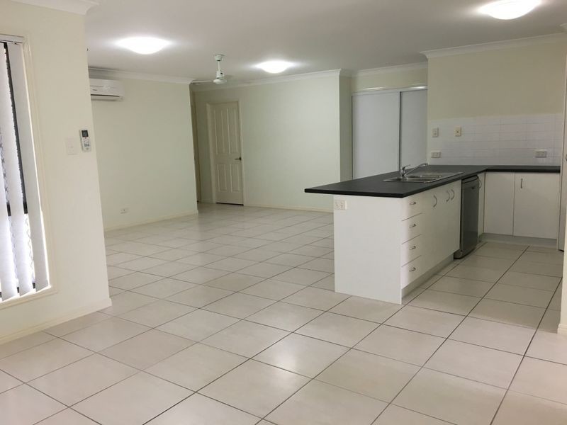 8 Parkside Drive, Kingaroy QLD 4610