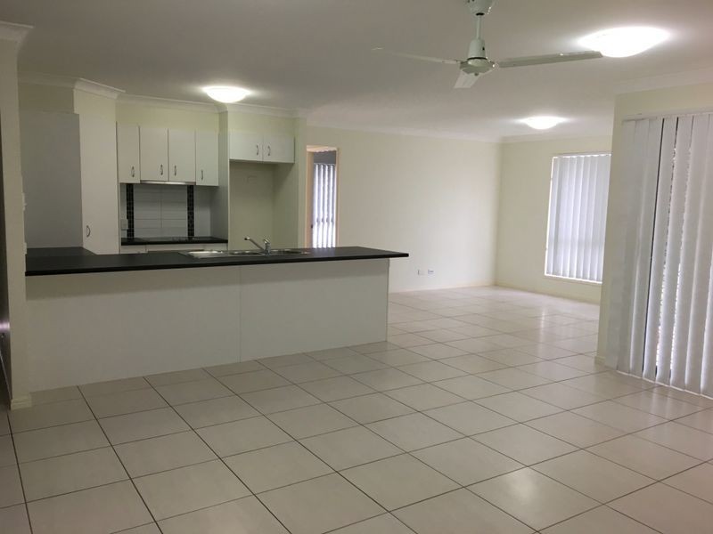 8 Parkside Drive, Kingaroy QLD 4610