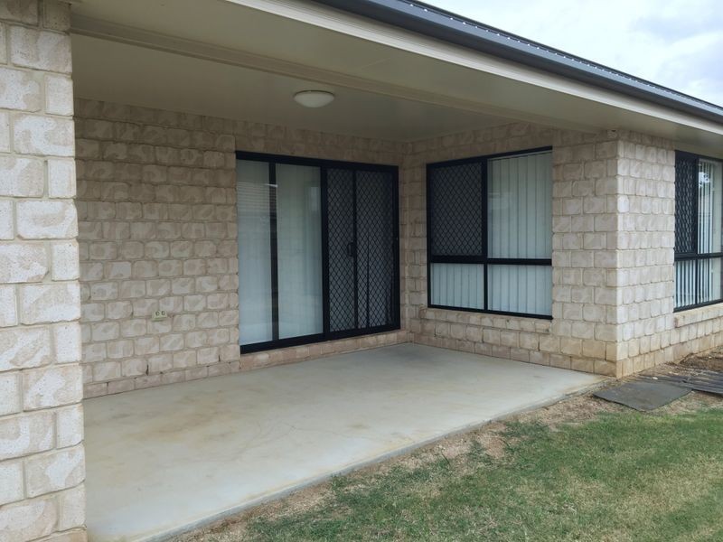 8 Parkside Drive, Kingaroy QLD 4610