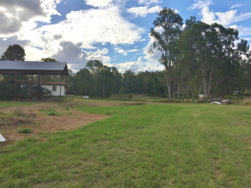 14 Main Street, Hivesville QLD 4612