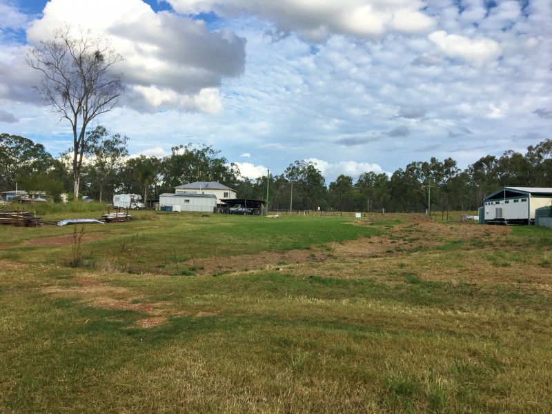 14 Main Street, Hivesville QLD 4612