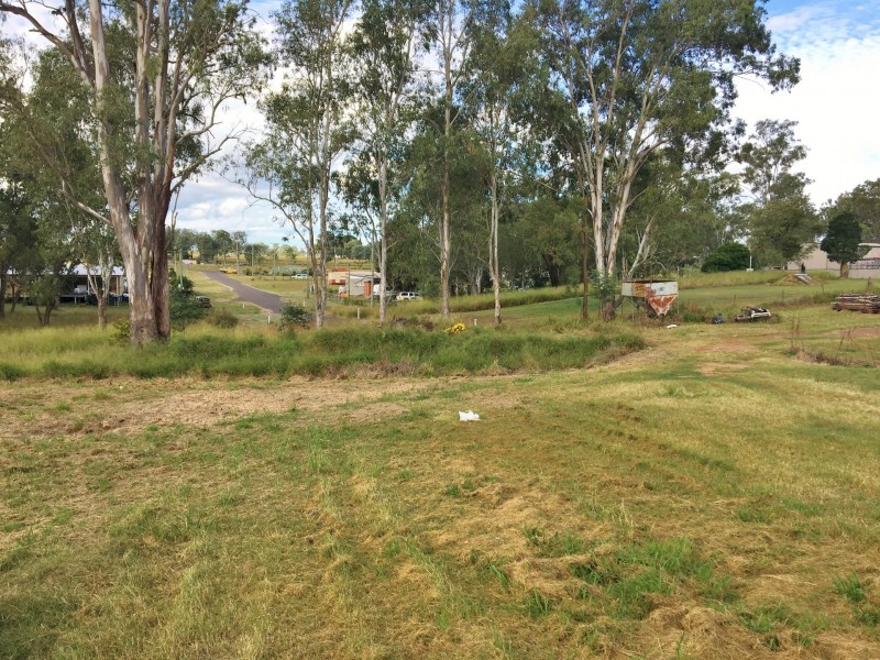 14 Main Street, Hivesville QLD 4612