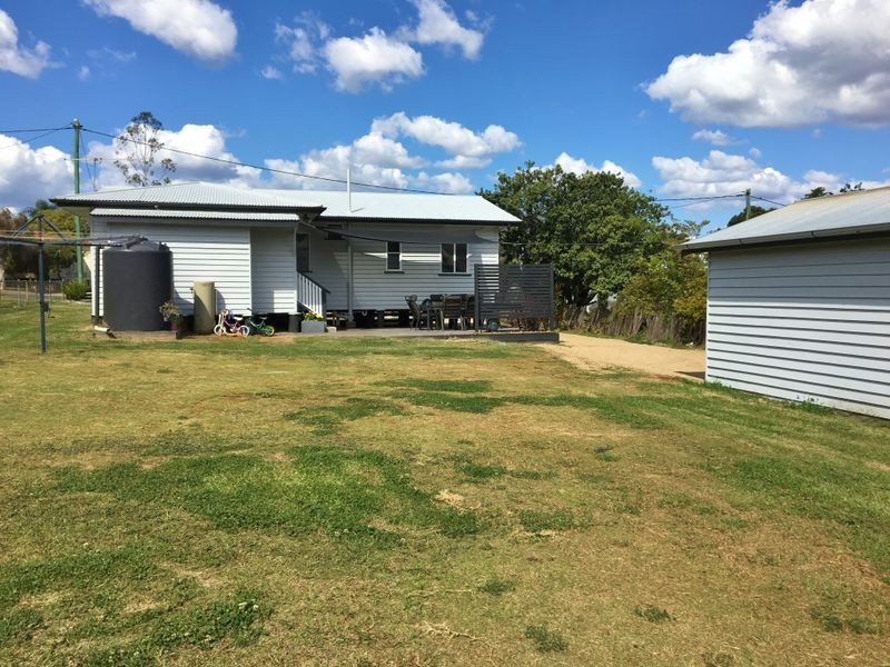 7 Moonya Street, Kingaroy QLD 4610