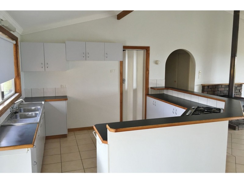 42 Hicken Way, Nanango QLD 4615