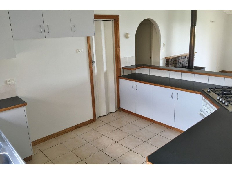 42 Hicken Way, Nanango QLD 4615