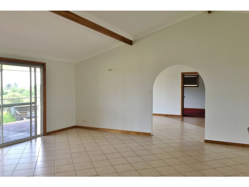 42 Hicken Way, Nanango QLD 4615