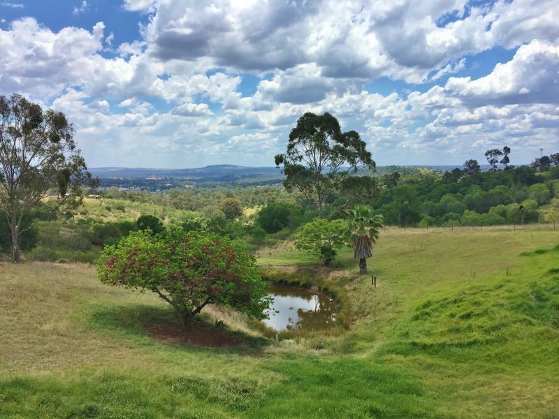 42 Hicken Way, Nanango QLD 4615