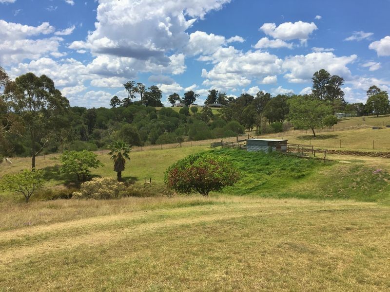 42 Hicken Way, Nanango QLD 4615
