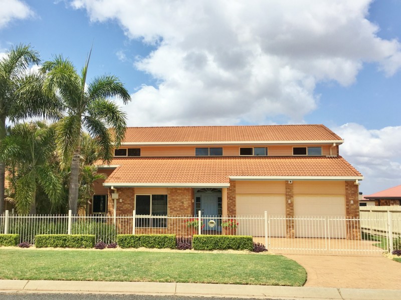9 Wattle Street, Kingaroy QLD 4610