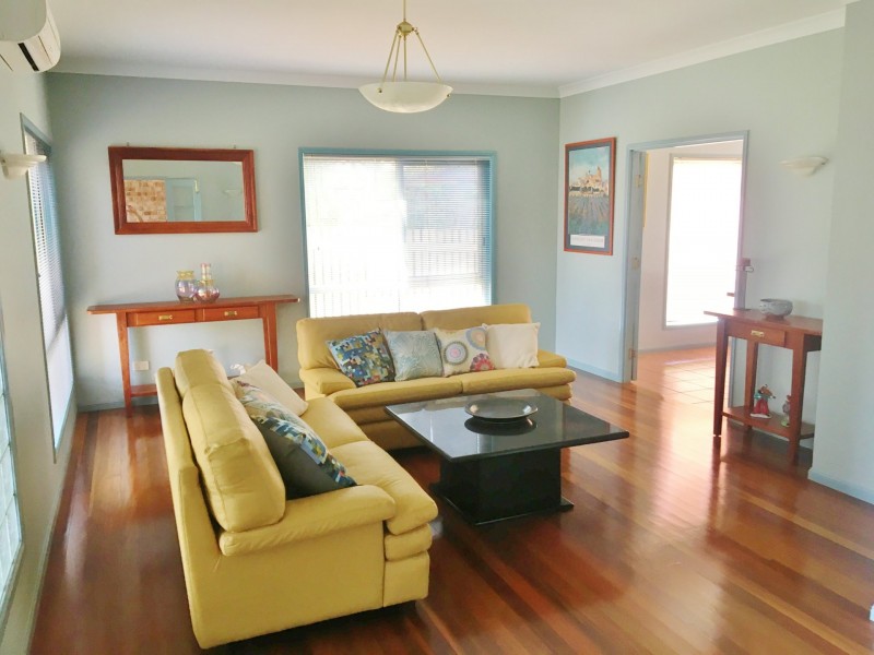 9 Wattle Street, Kingaroy QLD 4610