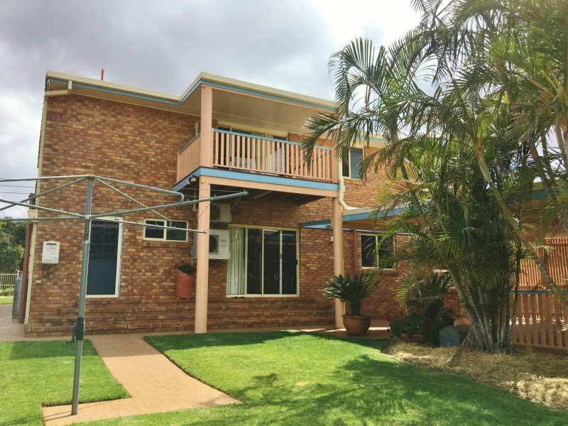 9 Wattle Street, Kingaroy QLD 4610
