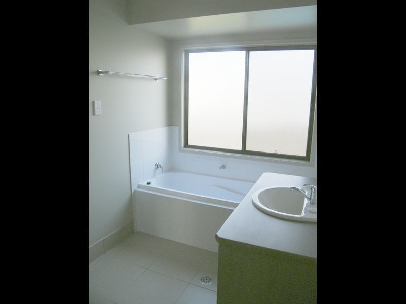 Unit 1/4 David Place, Kingaroy QLD 4610