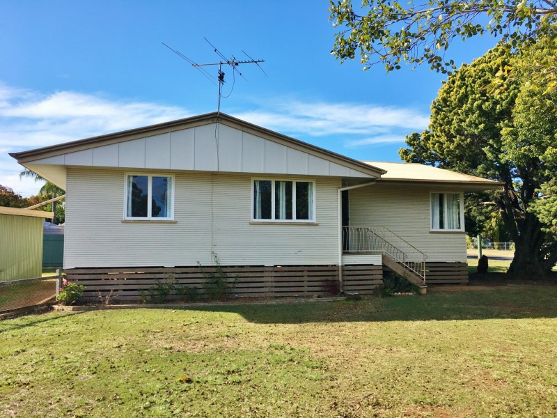 18 Baron Street, Kingaroy QLD 4610