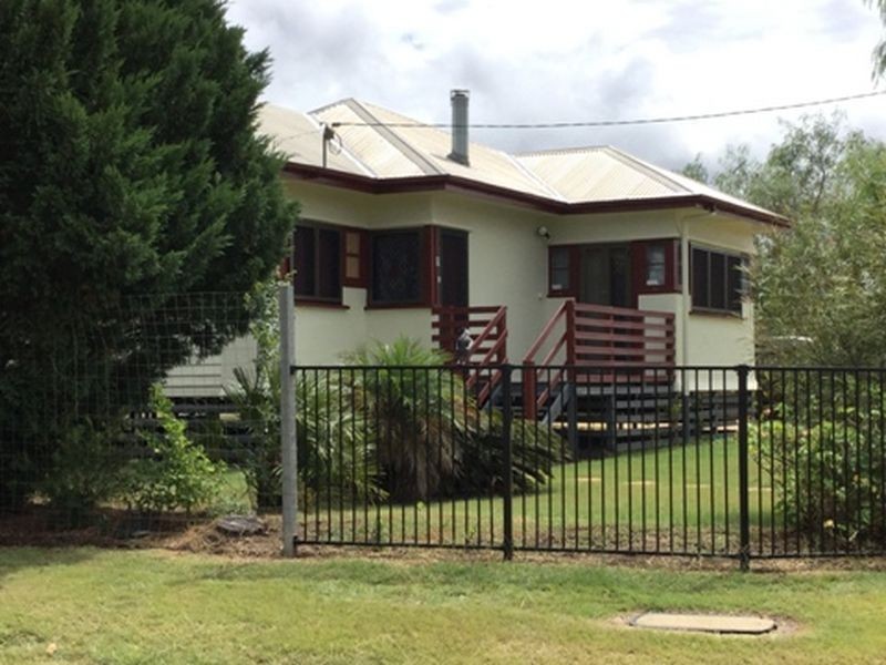 1 Clark Close, Kingaroy QLD 4610