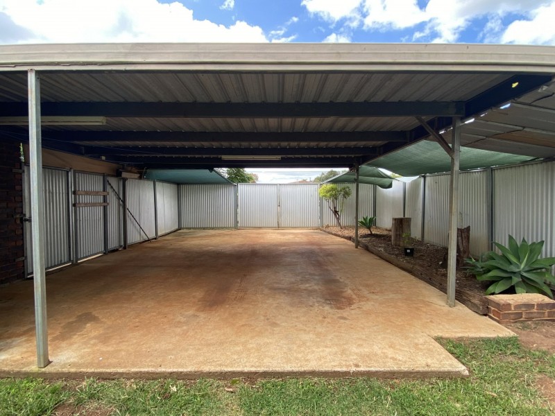 13 A Booth, Kingaroy QLD 4610