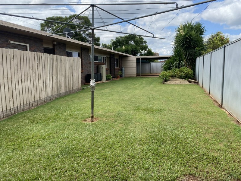 13 A Booth, Kingaroy QLD 4610