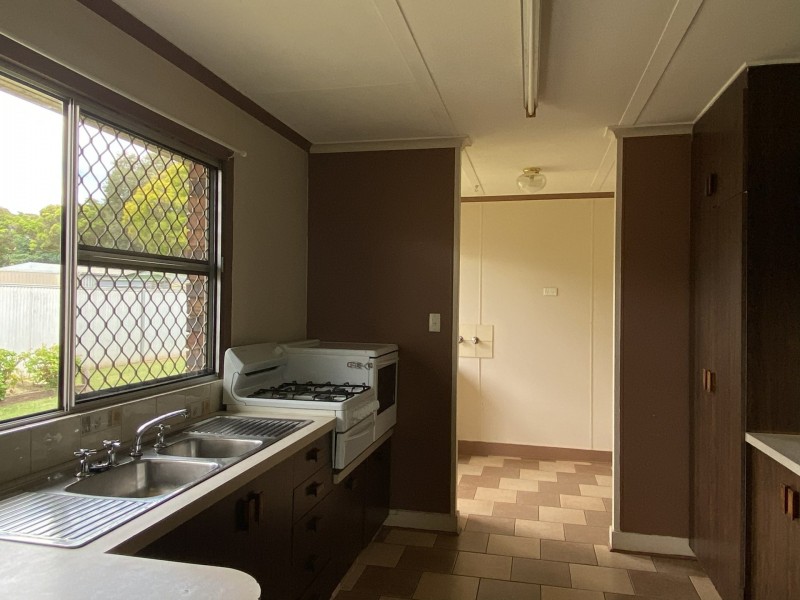 13 A Booth, Kingaroy QLD 4610